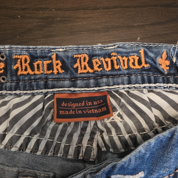 Rock Revival Women's Light Blue Denim Bermuda Shorts - Picture 7 of 8